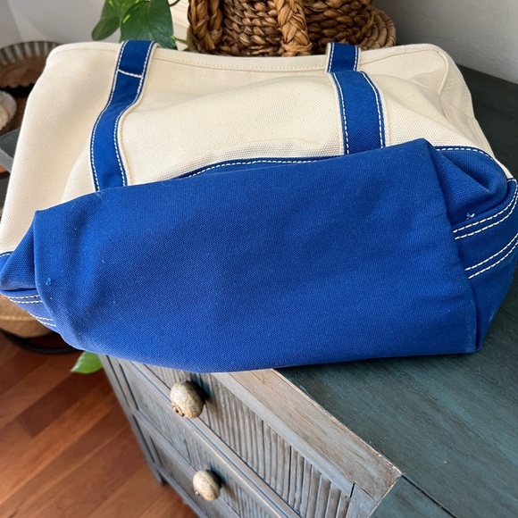 Lands’ End bright blue Boat and Tote bag. - Picture 3 of 7